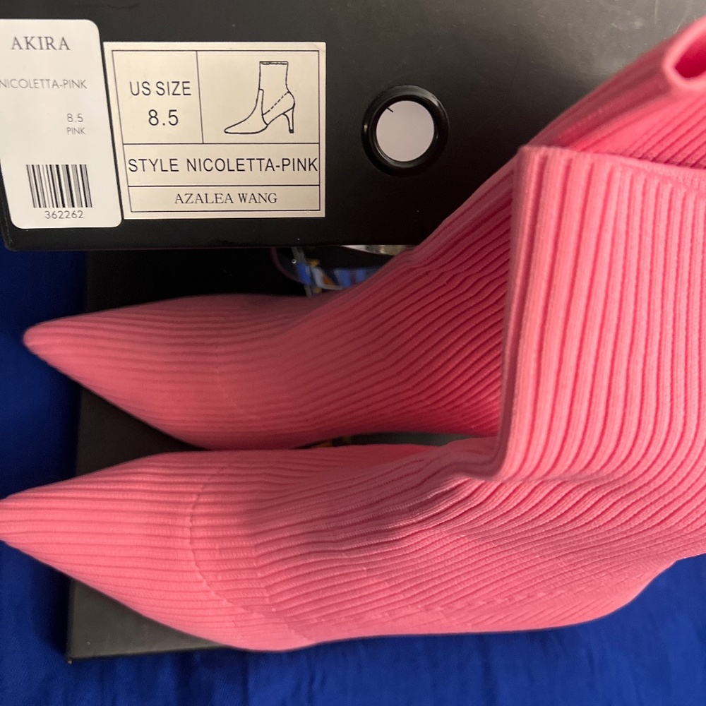 AZALEA WANG NICOLETTA PINK KITTEN HEEL SOCK BOOTIE - 8.5